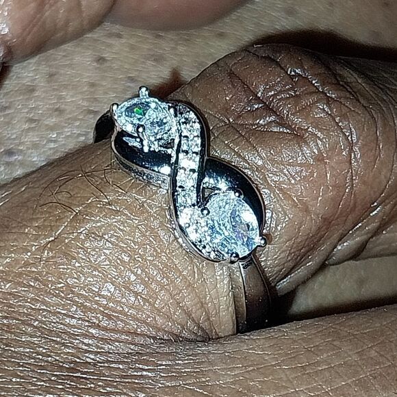 S925 Elegant Silver Infinity Ring Sz 9 - Picture 4 of 9